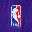 裏毛 スウェット クルーネック XLARGE x NBA ロサンゼルス・レイカーズ パープル - 13113333-S | NEW ERA ニューエラ公式オンラインストア