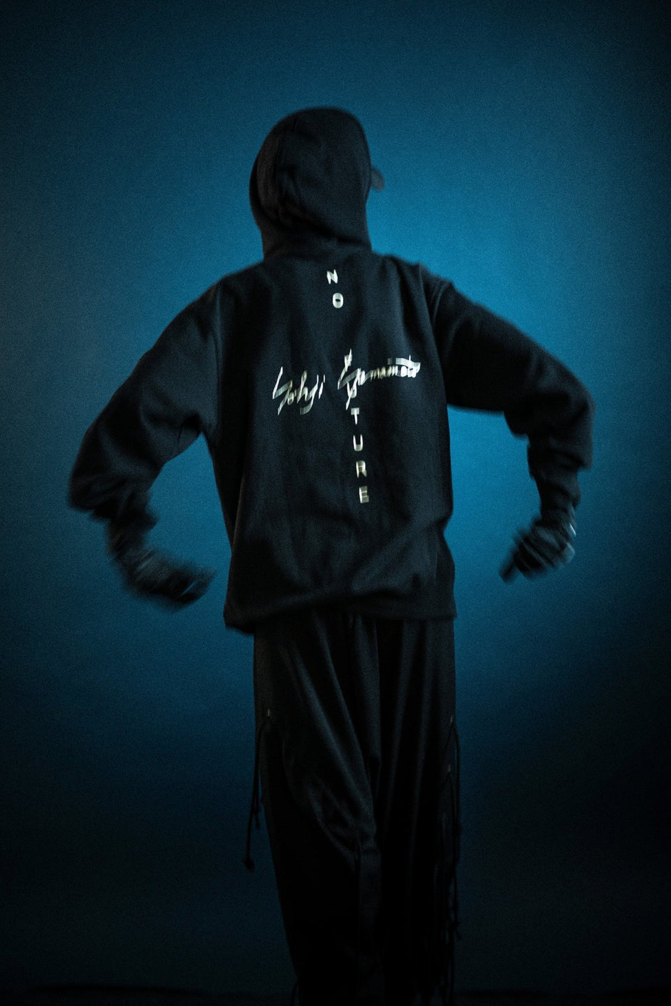 裏毛 プルオーバーフーディー Yohji Yamamoto FW21 NO FUTURE ブラック - 12863223-S | NEW ERA ニューエラ公式オンラインストア