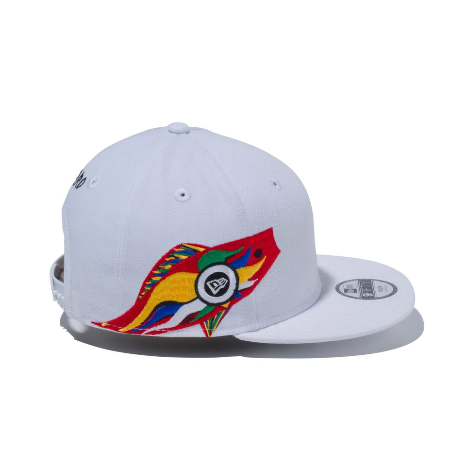 Youth 9FIFTY Taro Okamoto 岡本太郎 鯉のぼり ホワイト - 12654246-YTH | NEW ERA ニューエラ公式オンラインストア