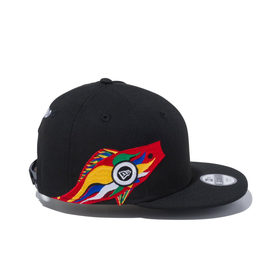 Youth 9FIFTY Taro Okamoto 岡本太郎 鯉のぼり ブラック - 12654247-YTH | NEW ERA ニューエラ公式オンラインストア