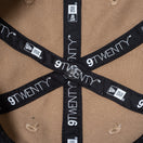Youth 9TWENTY Crayon Logo クレヨンロゴ カーキ - 13517725-YTH | NEW ERA ニューエラ公式オンラインストア