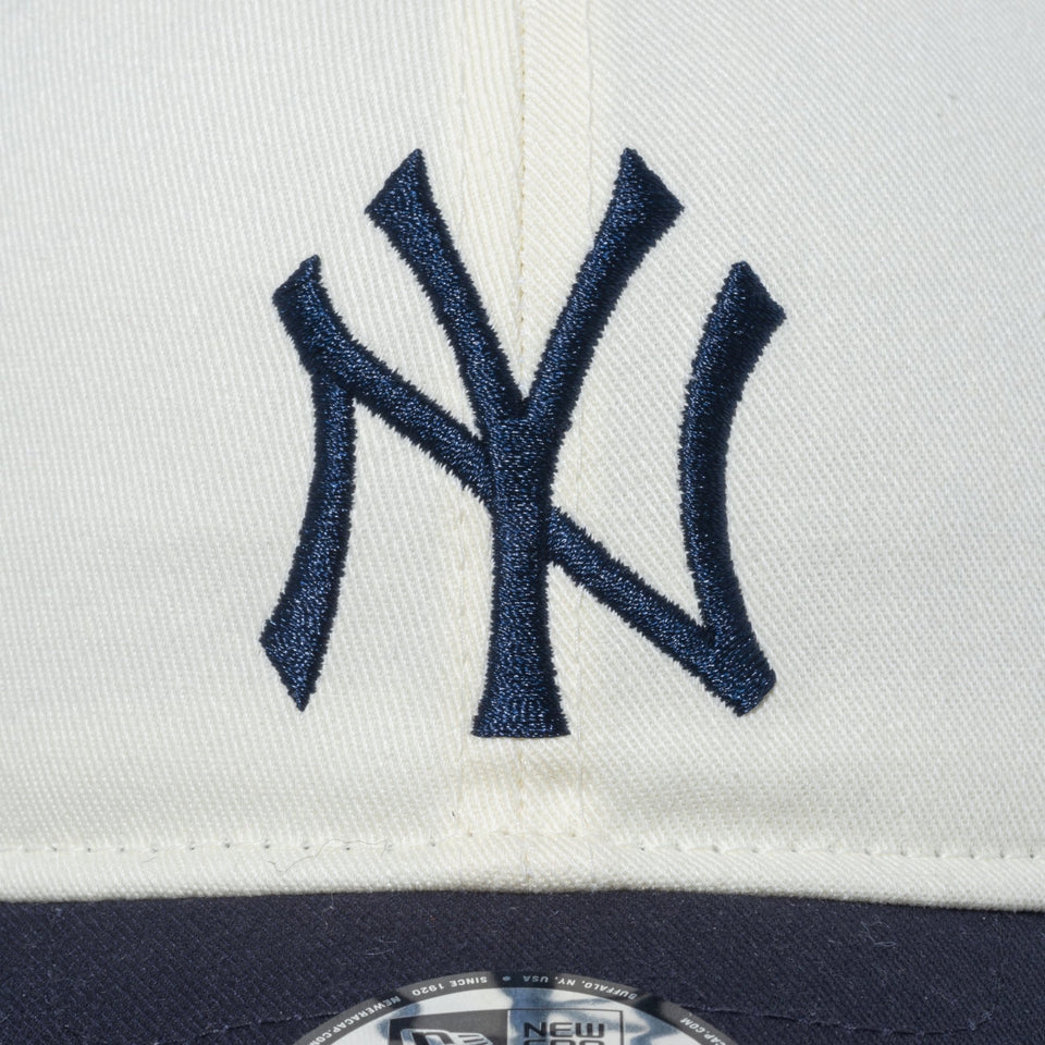 Youth 9TWENTY MLB 2-Tone ニューヨーク・ヤンキース クロームホワイト ネイビーバイザー - 13762819-YTH | NEW ERA ニューエラ公式オンラインストア