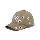 Youth 9TWENTY MLB Flower Embroidery ニューヨーク・ヤンキース カーキ - 13762817-YTH | NEW ERA ニューエラ公式オンラインストア
