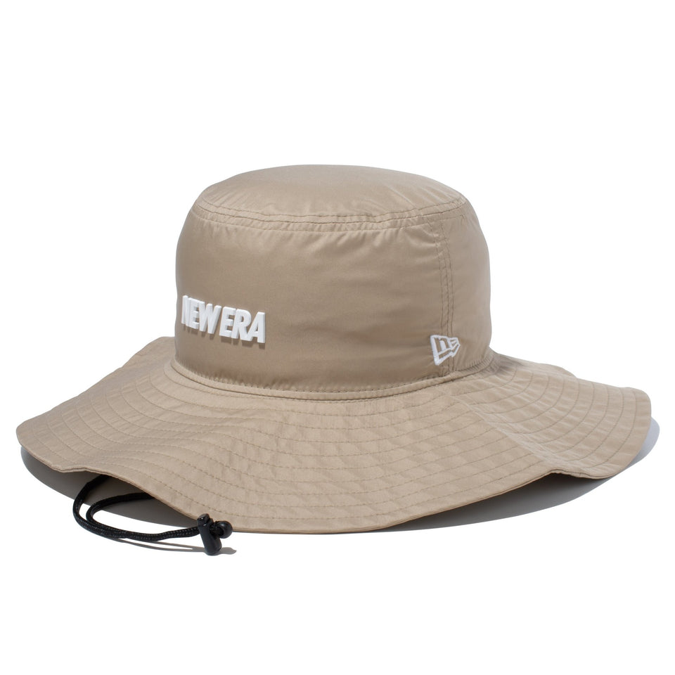 【ゴルフ】アドベンチャー ワイドブリム ZAMZA ウォータープルーフ NEW ERA ロゴ ベージュ - 13327865-SM | NEW ERA ニューエラ公式オンラインストア